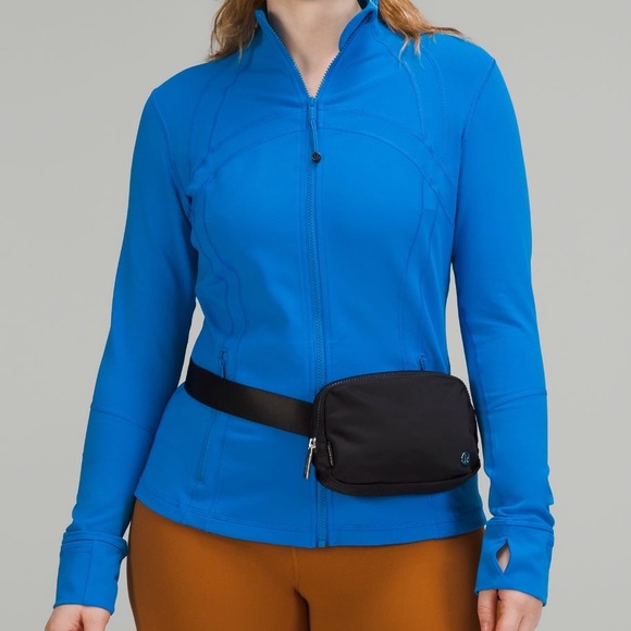 NEW Lululemon Everywhere Belt Bag Black - Picture 10 of 17